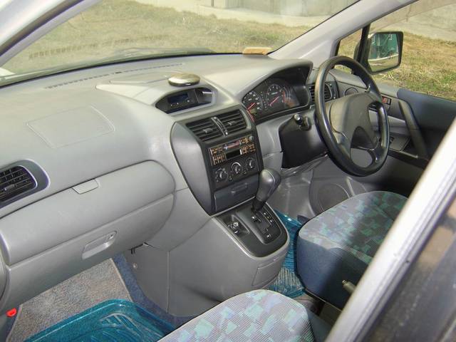 1998 Mitsubishi RVR