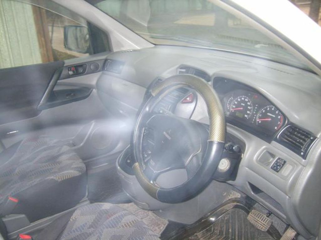 1998 Mitsubishi RVR