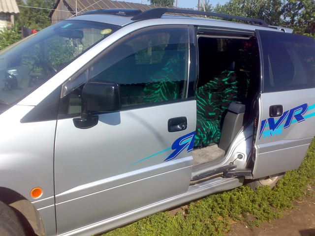 1998 Mitsubishi RVR