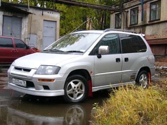 1998 Mitsubishi RVR