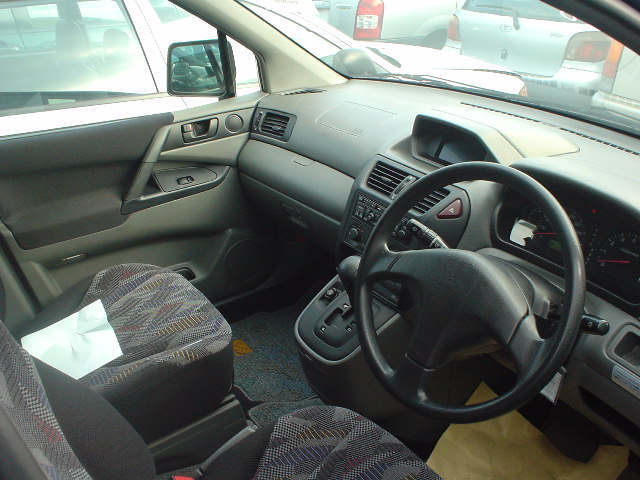 1998 Mitsubishi RVR Photos