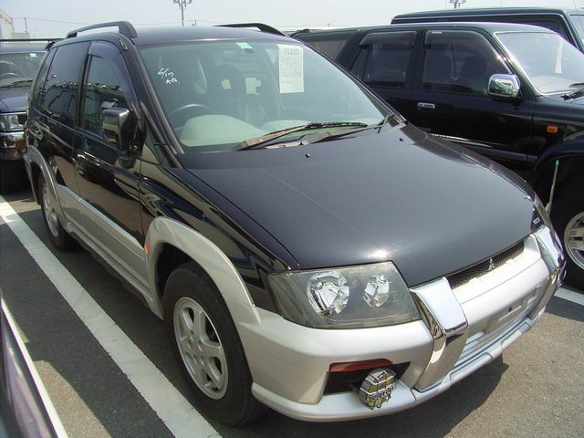 1998 Mitsubishi RVR Images