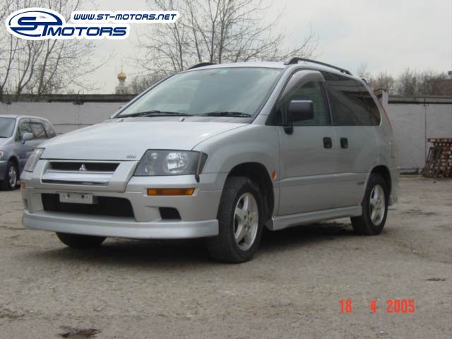 1998 Mitsubishi RVR Pictures