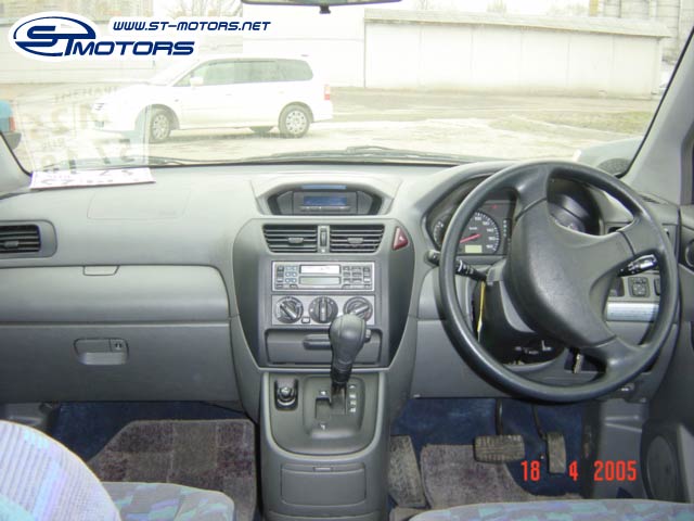1998 Mitsubishi RVR Pictures