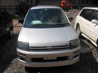 1998 Mitsubishi RVR Pictures
