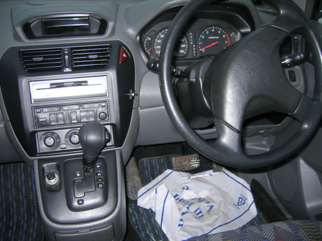 1998 Mitsubishi RVR Pictures