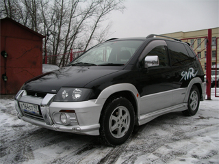 1998 Mitsubishi RVR Photos