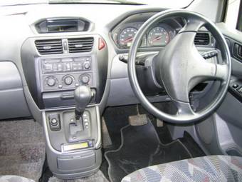 1998 Mitsubishi RVR Photos