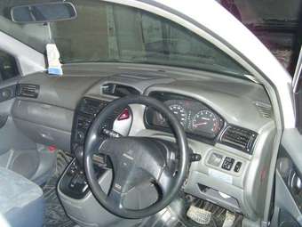 1998 Mitsubishi RVR Pictures