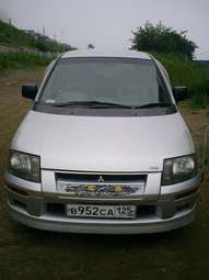 1998 Mitsubishi RVR Photos