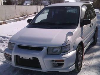 1998 Mitsubishi RVR Pictures