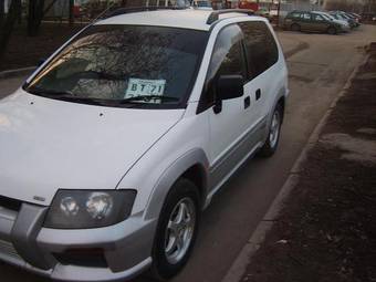 1998 Mitsubishi RVR Photos