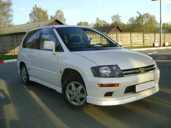 1998 Mitsubishi RVR Pictures