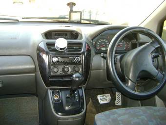 1998 Mitsubishi RVR Photos