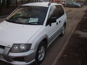 1998 Mitsubishi RVR Photos