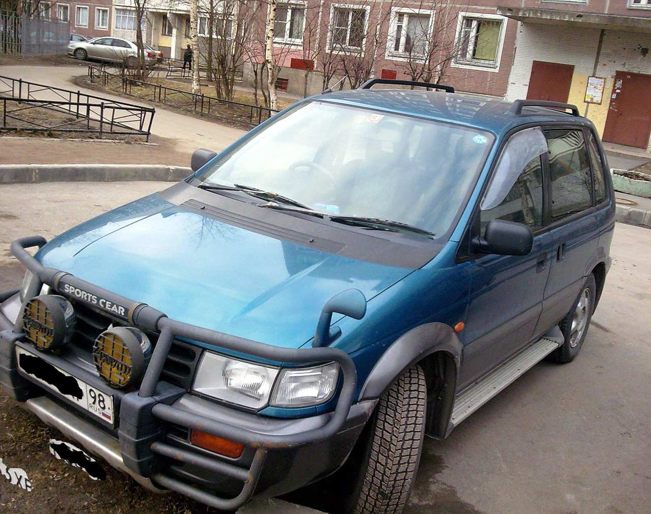 1998 Mitsubishi RVR