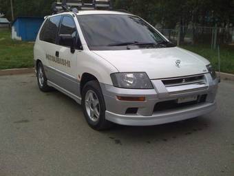 1998 Mitsubishi RVR Pictures