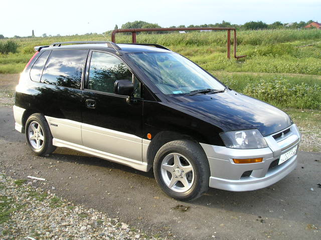 1999 Mitsubishi RVR