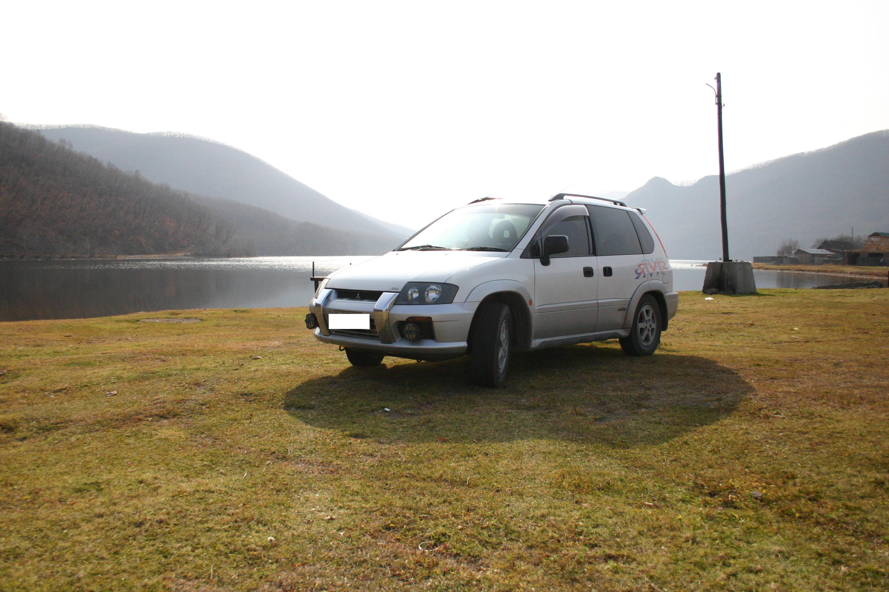 1999 Mitsubishi RVR