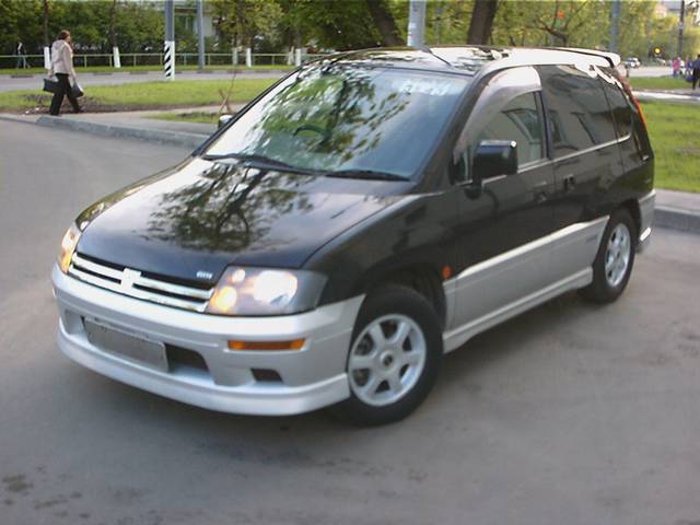 1999 Mitsubishi RVR