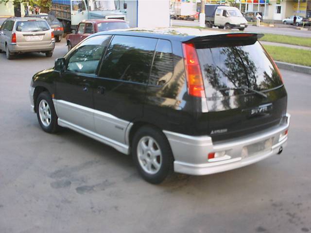 1999 Mitsubishi RVR