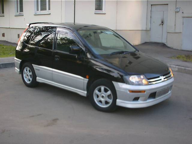 1999 Mitsubishi RVR