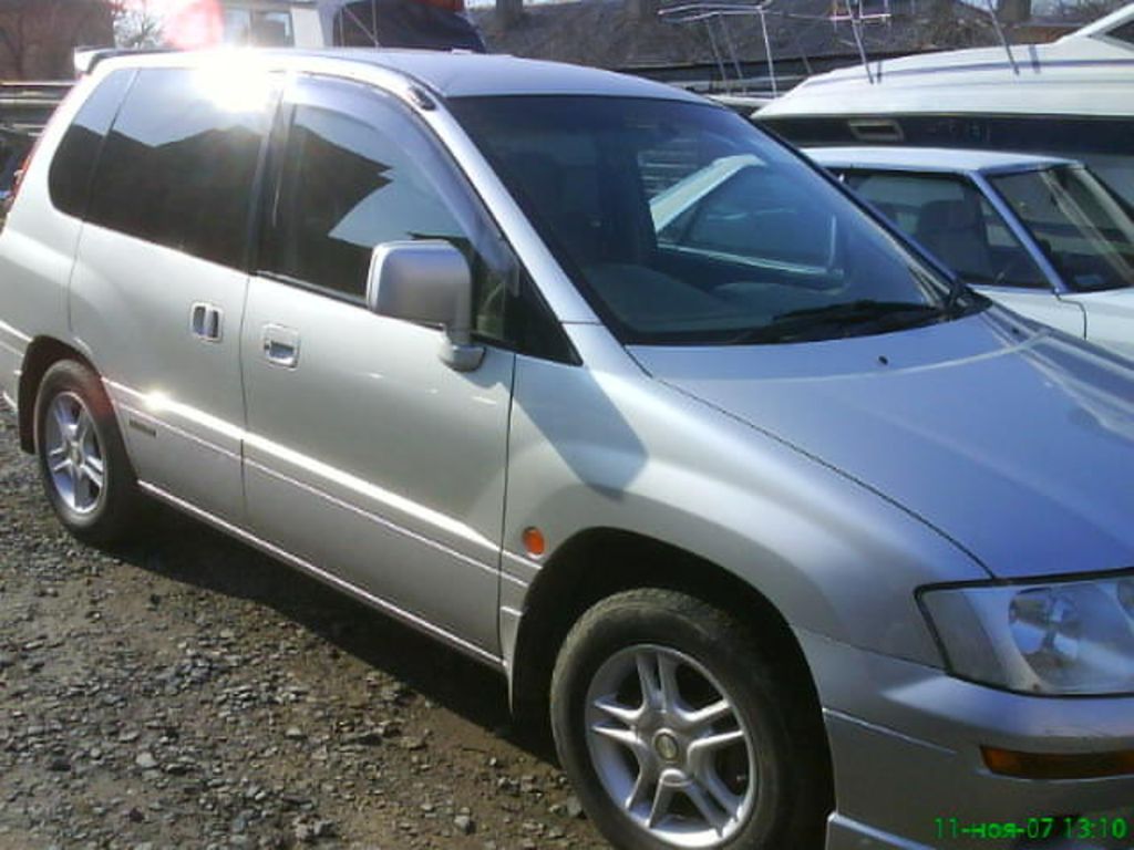 1999 Mitsubishi RVR