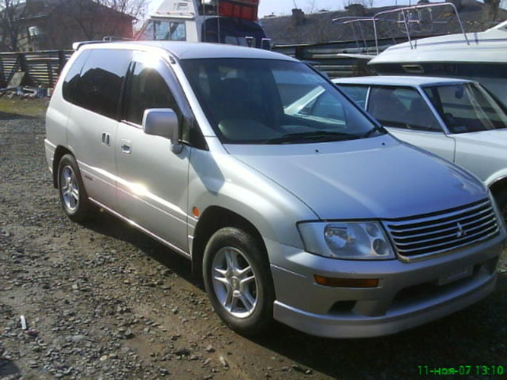 1999 Mitsubishi RVR