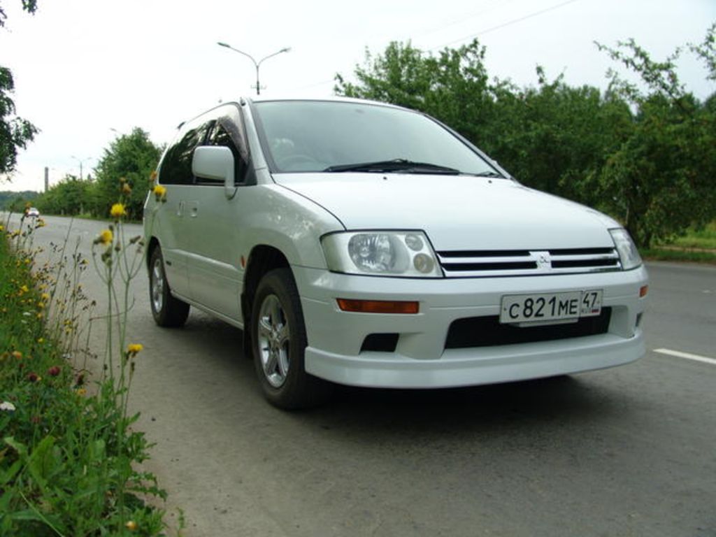 1999 Mitsubishi RVR