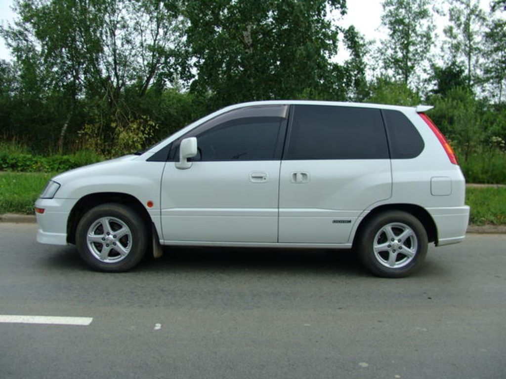 1999 Mitsubishi RVR