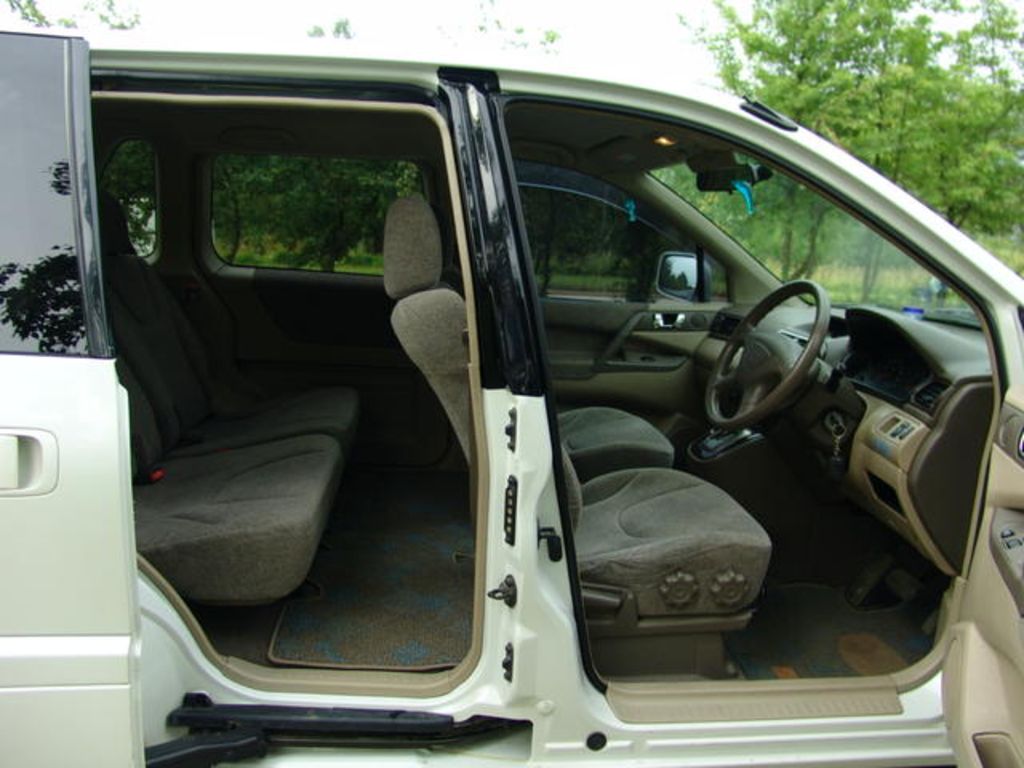 1999 Mitsubishi RVR