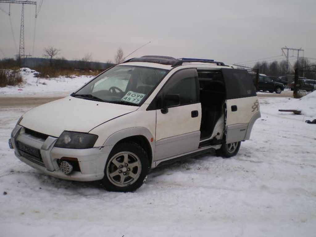 1999 Mitsubishi RVR