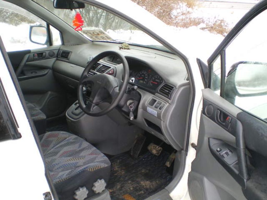 1999 Mitsubishi RVR