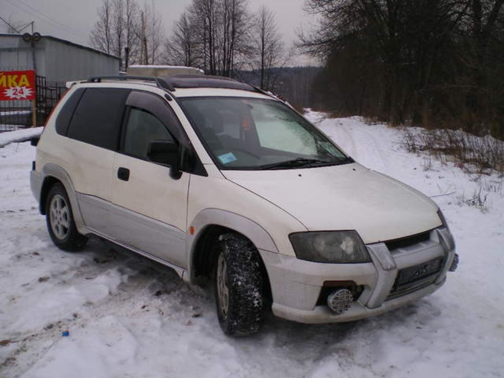 1999 Mitsubishi RVR