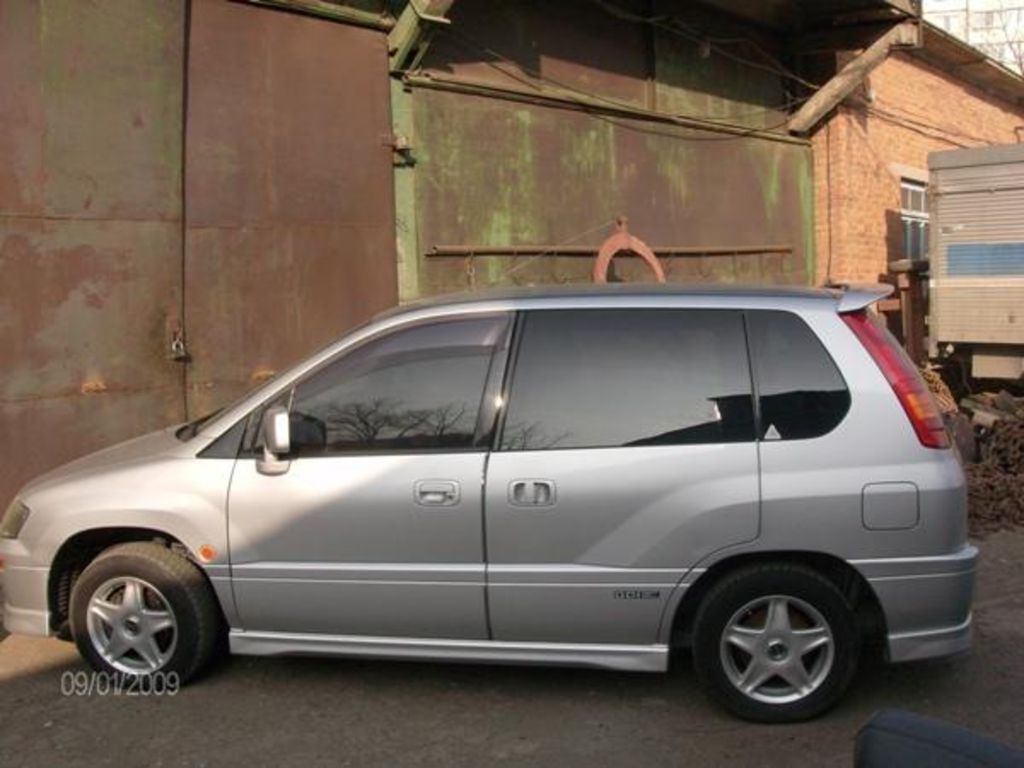 1999 Mitsubishi RVR