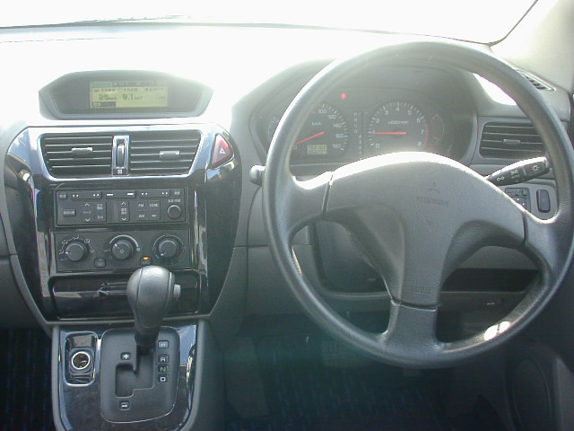 1999 Mitsubishi RVR Photos