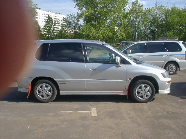 1999 Mitsubishi RVR Photos