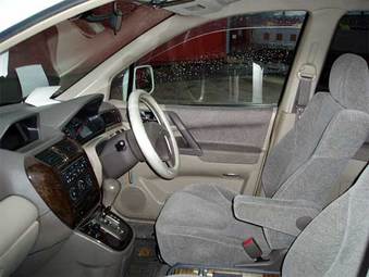 1999 Mitsubishi RVR Pictures