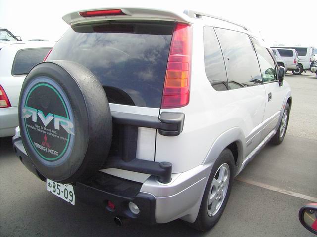 1999 Mitsubishi RVR Photos