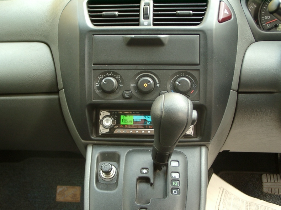 1999 Mitsubishi RVR Images