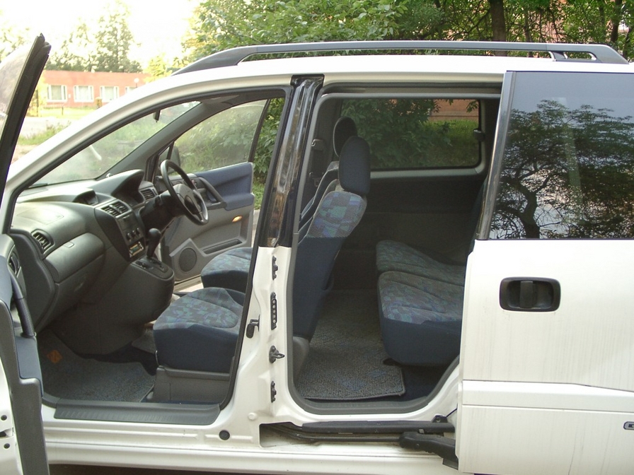 1999 Mitsubishi RVR Pictures