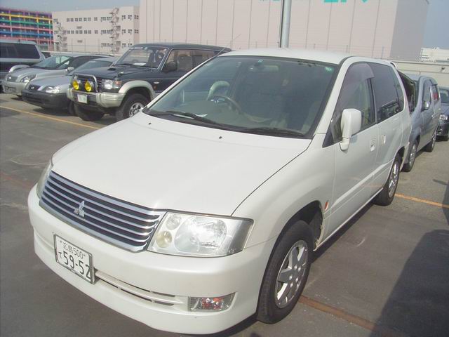 1999 Mitsubishi RVR Photos