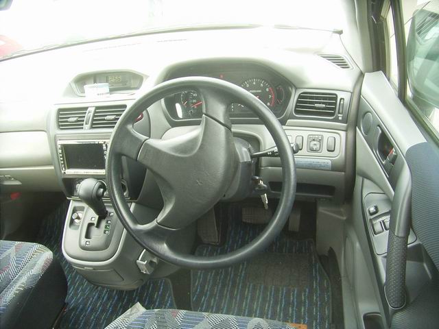 1999 Mitsubishi RVR Pictures