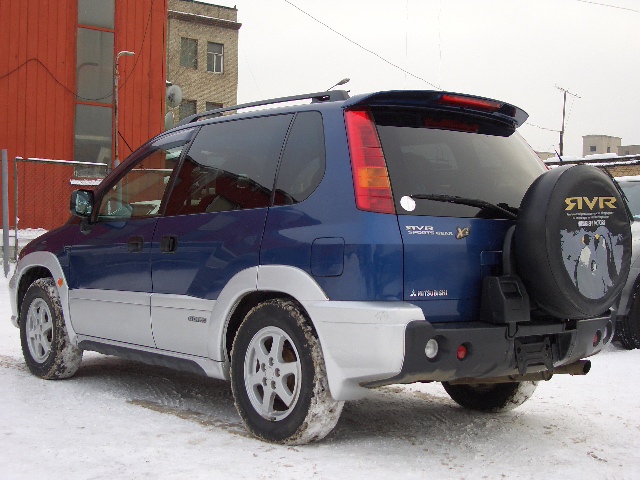 1999 Mitsubishi RVR Pictures
