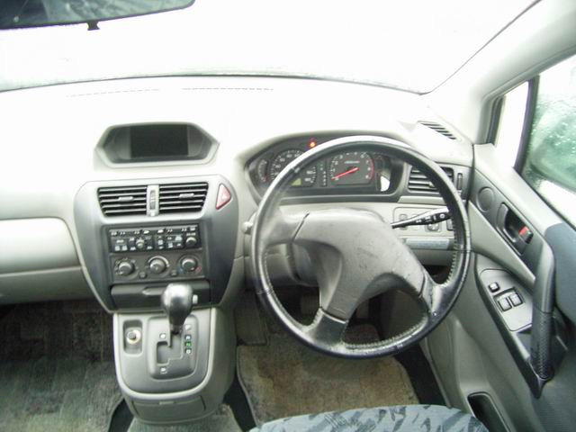 1999 Mitsubishi RVR Pictures