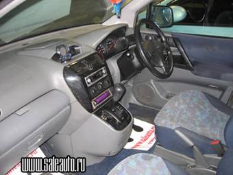 1999 Mitsubishi RVR Pictures