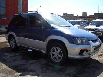 1999 Mitsubishi RVR Photos