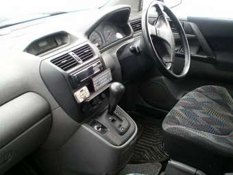 1999 Mitsubishi RVR Pics