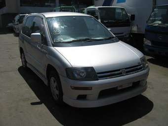 1999 Mitsubishi RVR Pictures