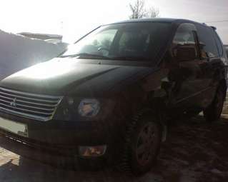 1999 Mitsubishi RVR Photos